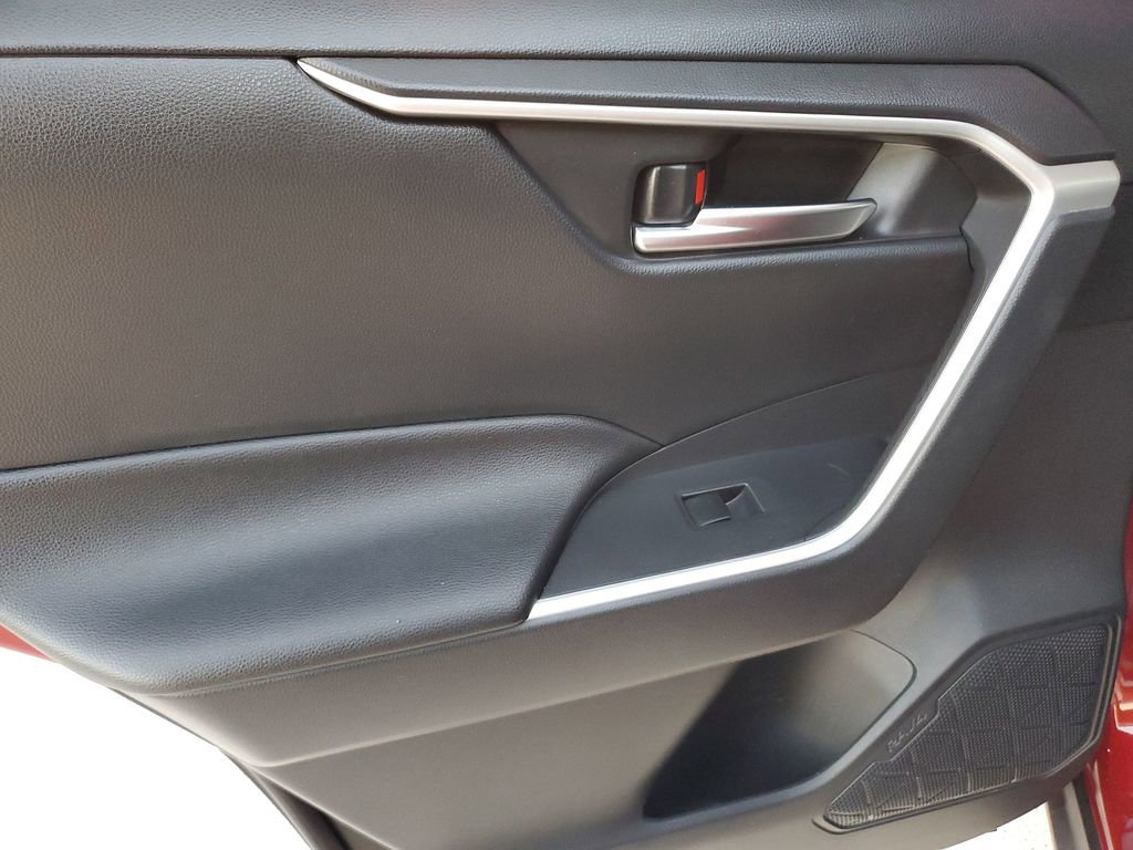 Used 2019 Toyota RAV4 XLE image 43