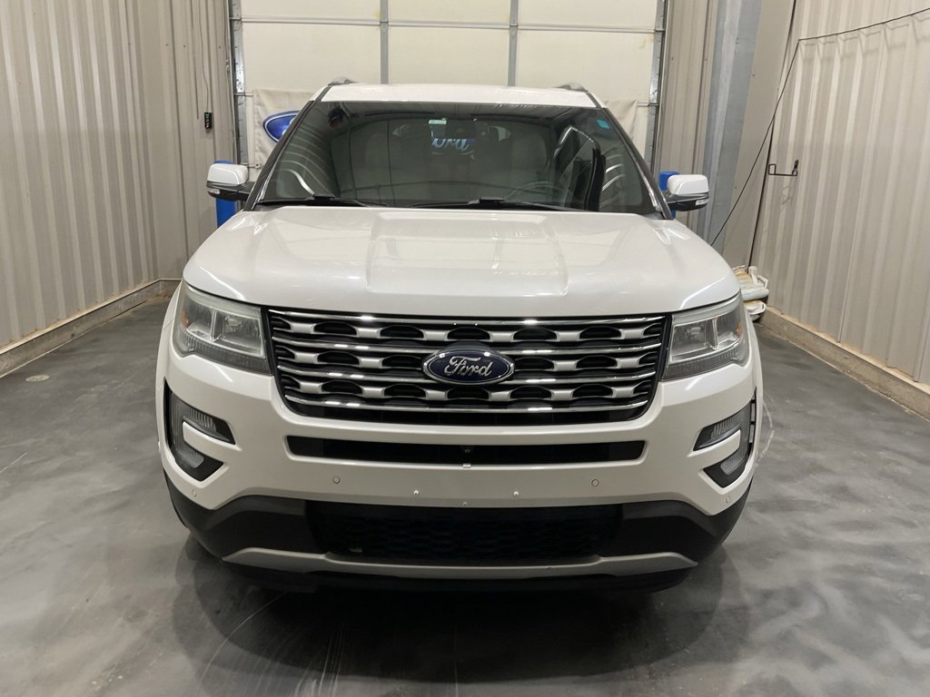 Used 2017 Ford Explorer Limited w/ Equipment Group 301A image 2