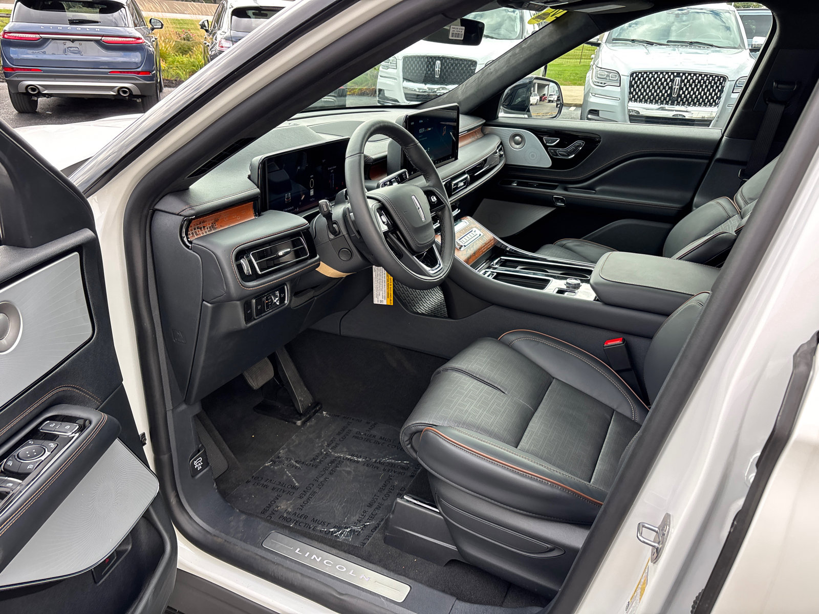 New 2026 Lincoln Aviator Black Label w/ Black Label Special Edition image 26