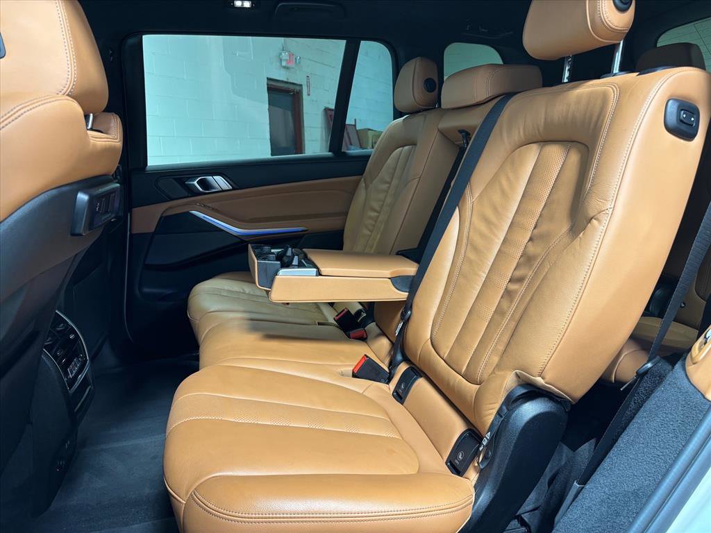 Used 2021 BMW X7 xDrive40i w/ M Sport Package image 27