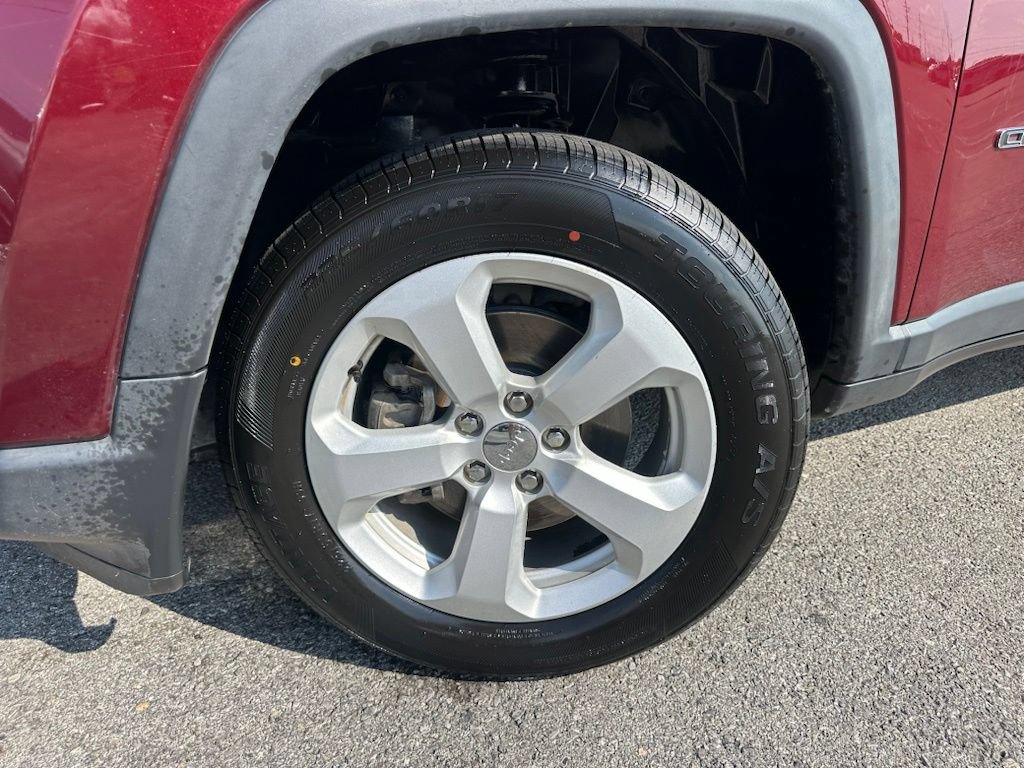 Used 2020 Jeep Compass Latitude w/ Cold Weather Group AWD/4WD image 37
