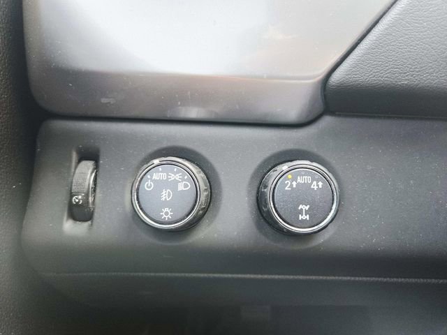 Used 2020 Chevrolet Suburban LT w/ Luxury Package image 33