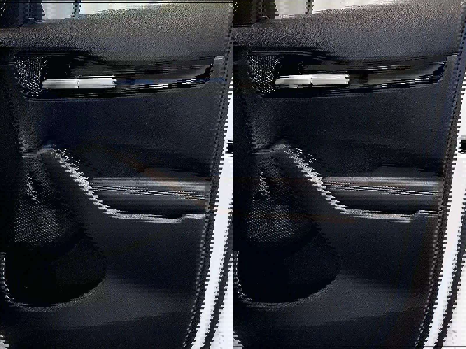 Used 2025 Kia Seltos S image 12