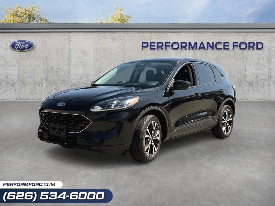 Used 2022 Ford Escape SE w/ SE Sport Appearance Package FWD image 1