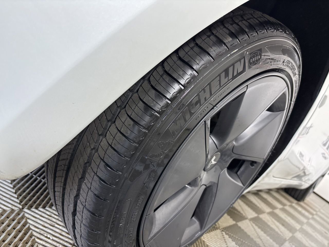 Used 2023 Tesla Model 3 Standard Range image 24