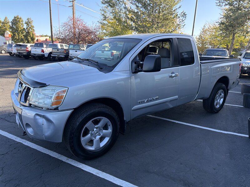 Used 2006 Nissan Titan SE AWD/4WD image 2