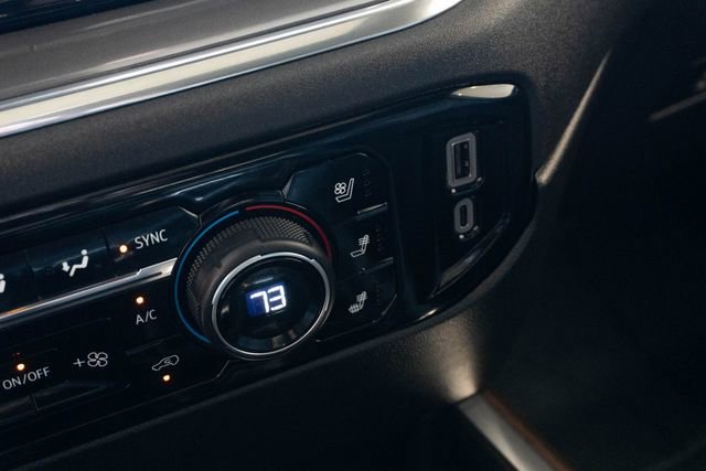 Used 2024 Chevrolet Silverado 1500 High Country w/ High Country Premium Package image 35