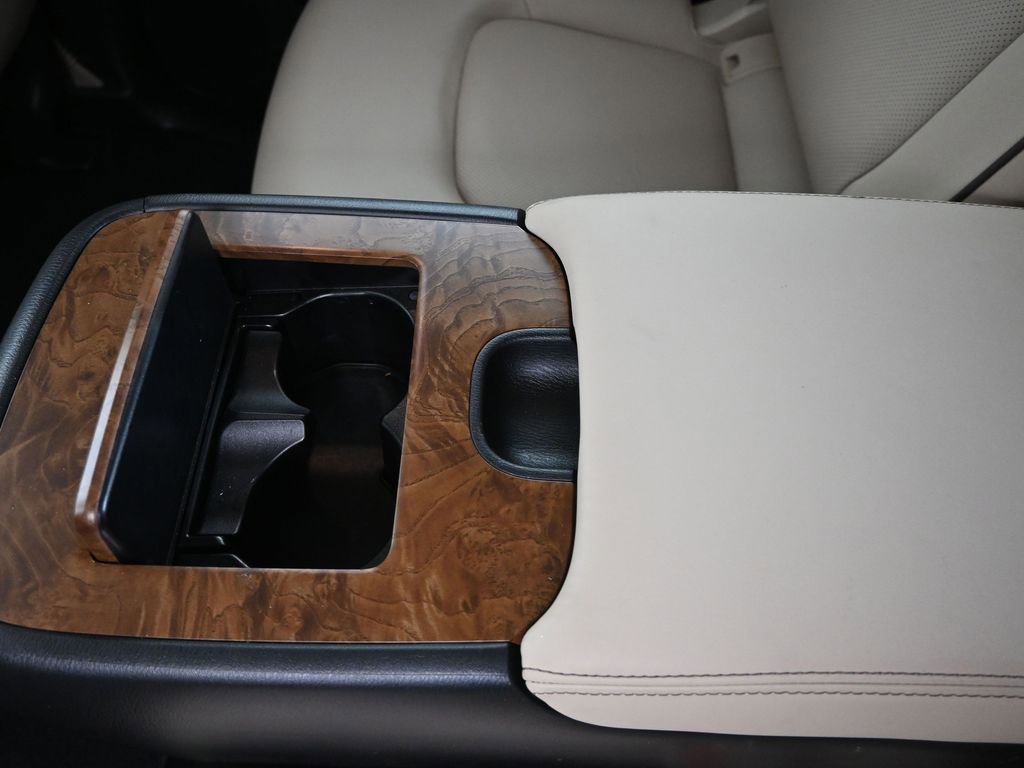 Used 2024 Nissan Armada SL w/ Captain's Chairs Package RWD image 18