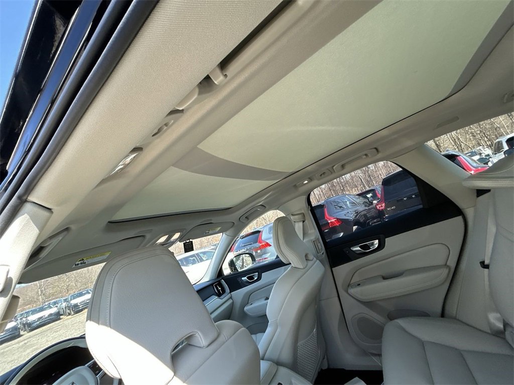Certified 2025 Volvo XC60 T8 Plus w/ Protection Package Premier image 14