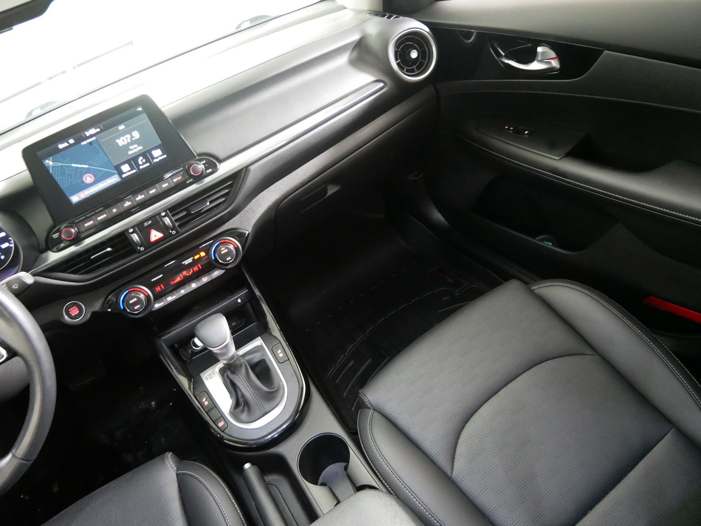 Used 2021 Kia Forte EX image 11