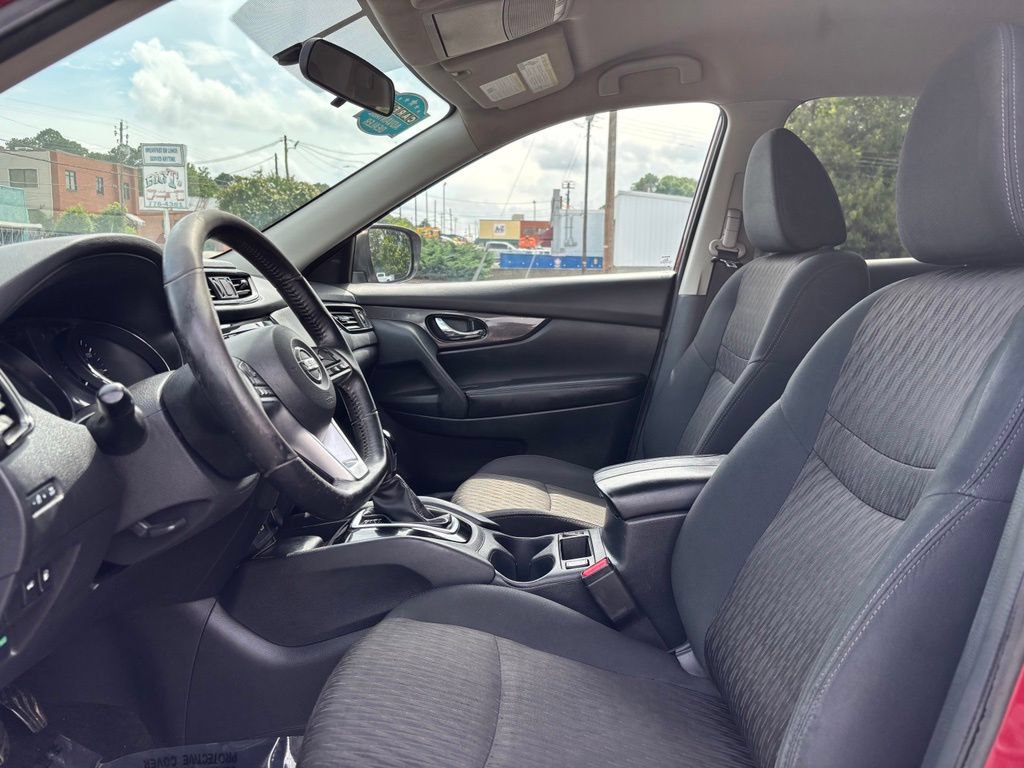 Used 2018 Nissan Rogue SV AWD/4WD image 19