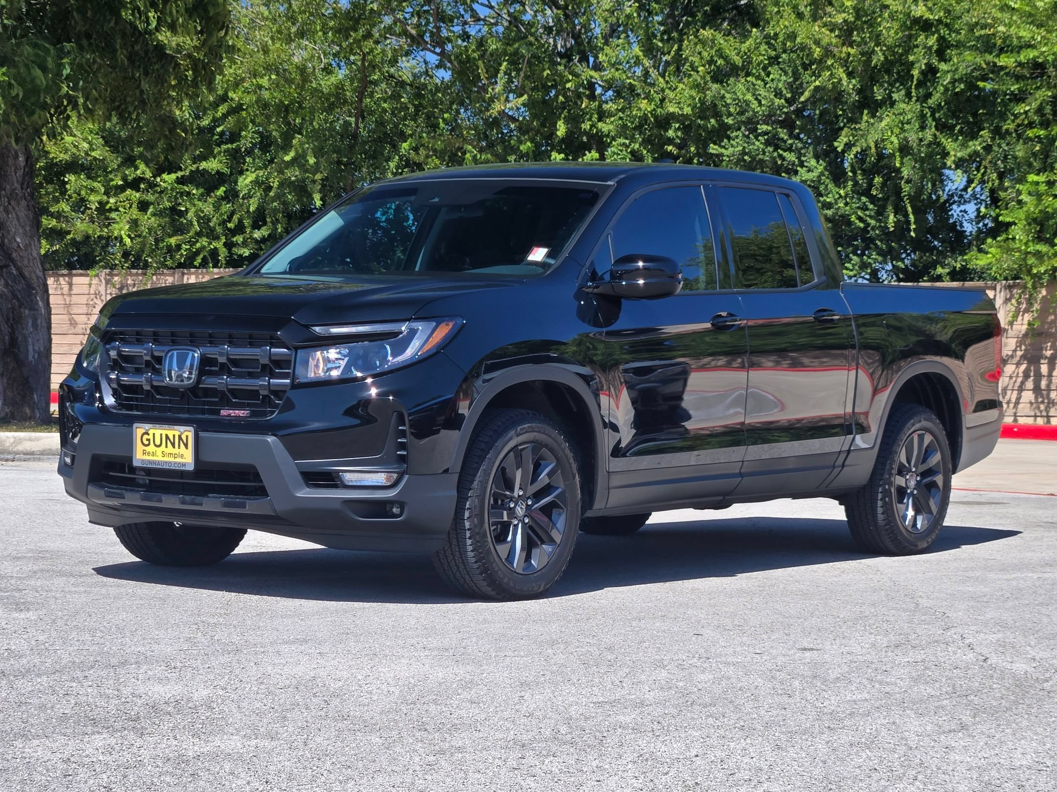 Used 2025 Honda Ridgeline Sport image 7