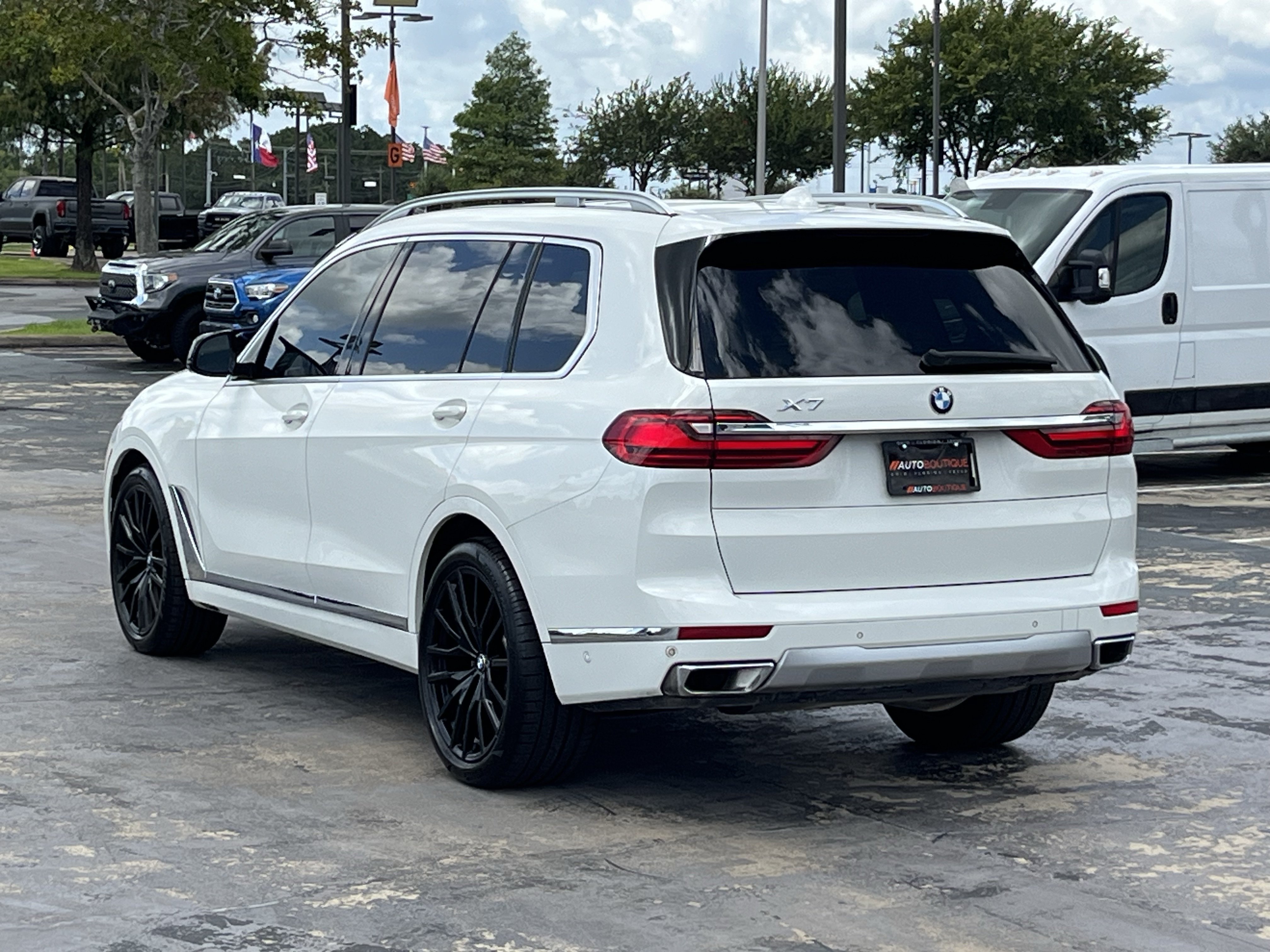 Used 2020 BMW X7 xDrive40i w/ Premium Package AWD/4WD image 12