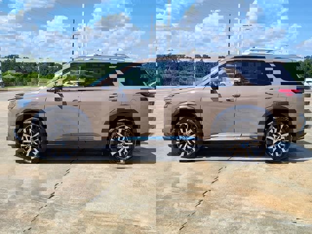 Used 2025 Nissan Pathfinder Platinum w/ Cargo Package image 3