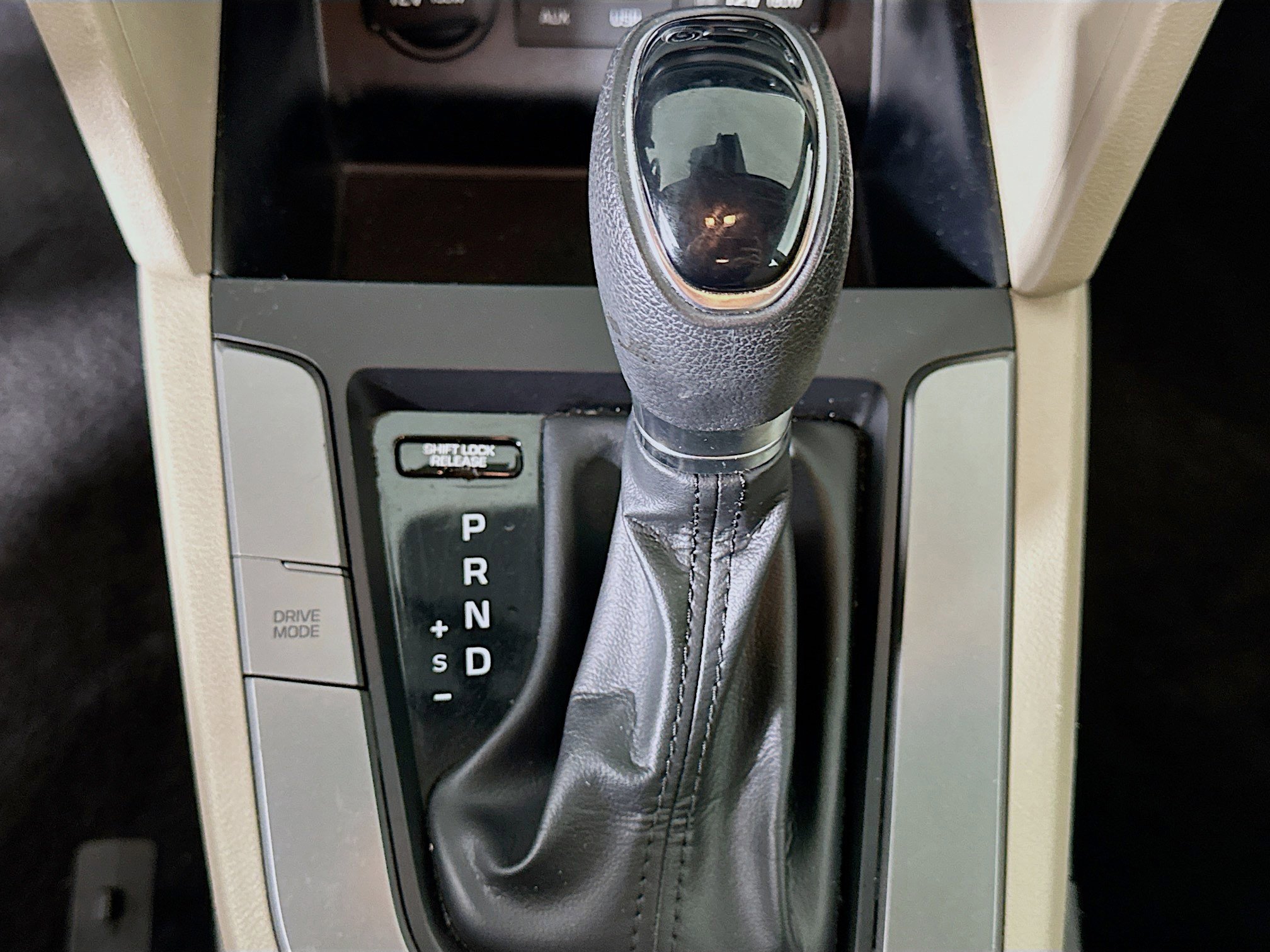 Used 2020 Hyundai Elantra SE image 24