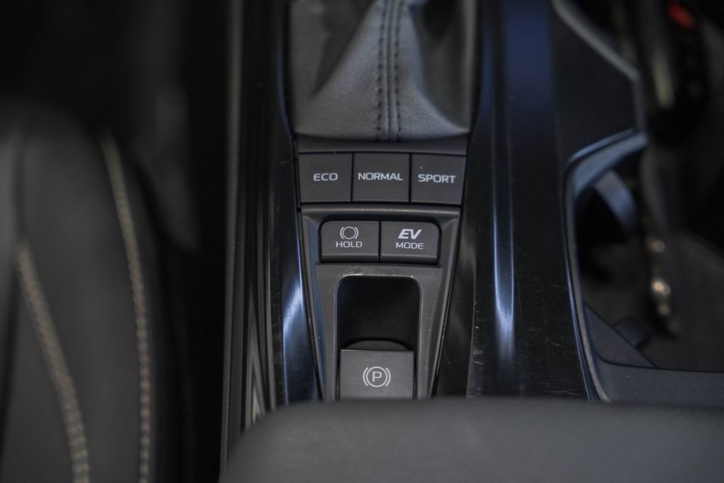 Used 2025 Toyota Camry SE image 24