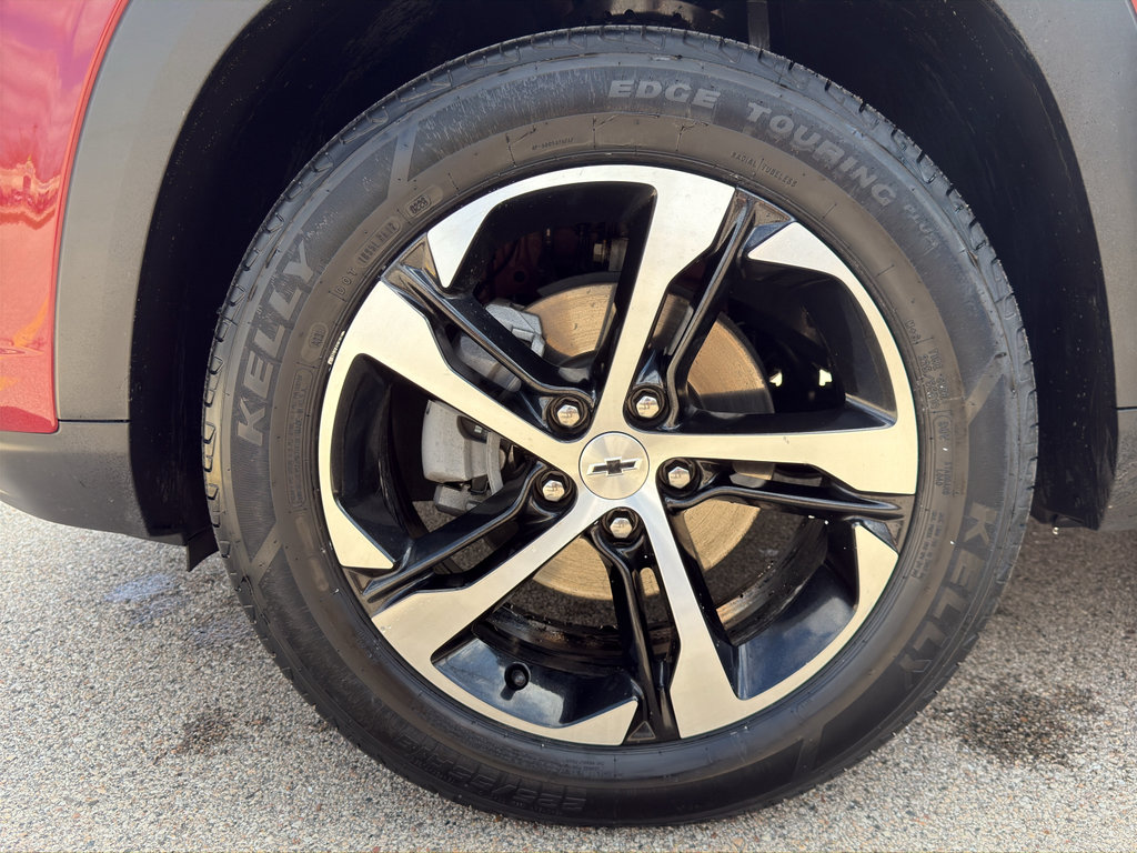 Used 2024 Chevrolet Trax RS w/ Sunroof Package FWD image 10