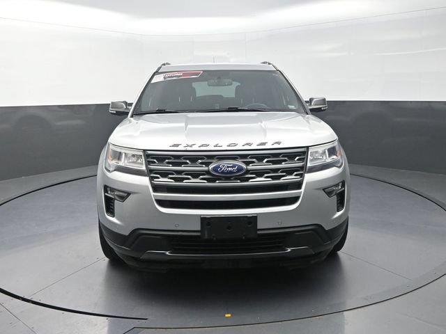 Used 2019 Ford Explorer XLT w/ Equipment Group 202A AWD/4WD image 4