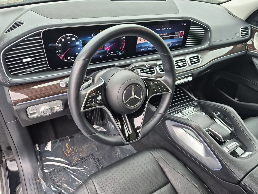 Used 2024 Mercedes-Benz GLS 450 4MATIC image 11