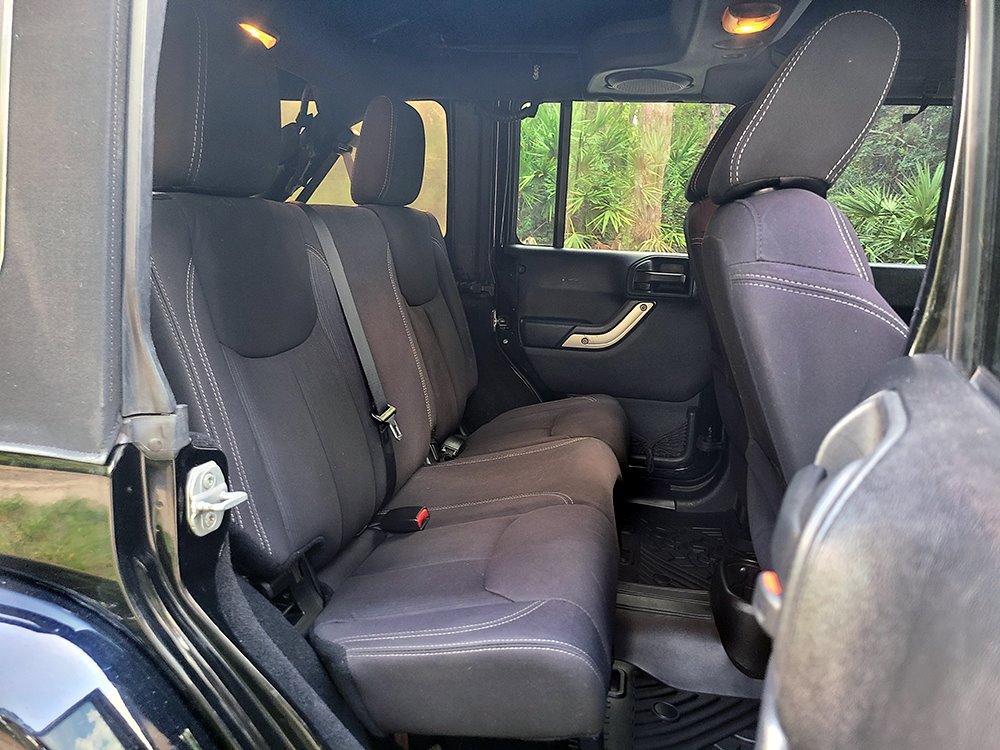 Used 2013 Jeep Wrangler Unlimited Sahara w/ Dual Top Group AWD/4WD image 19