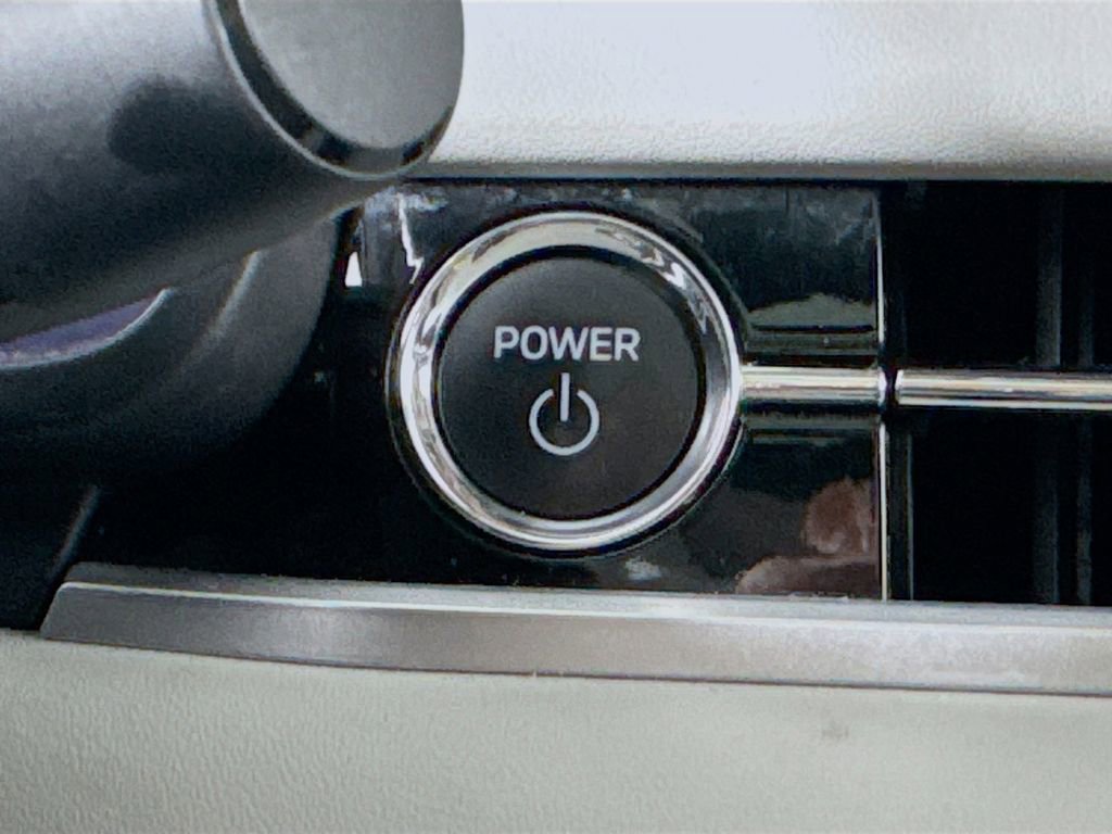 Used 2024 Mitsubishi Outlander SEL image 36