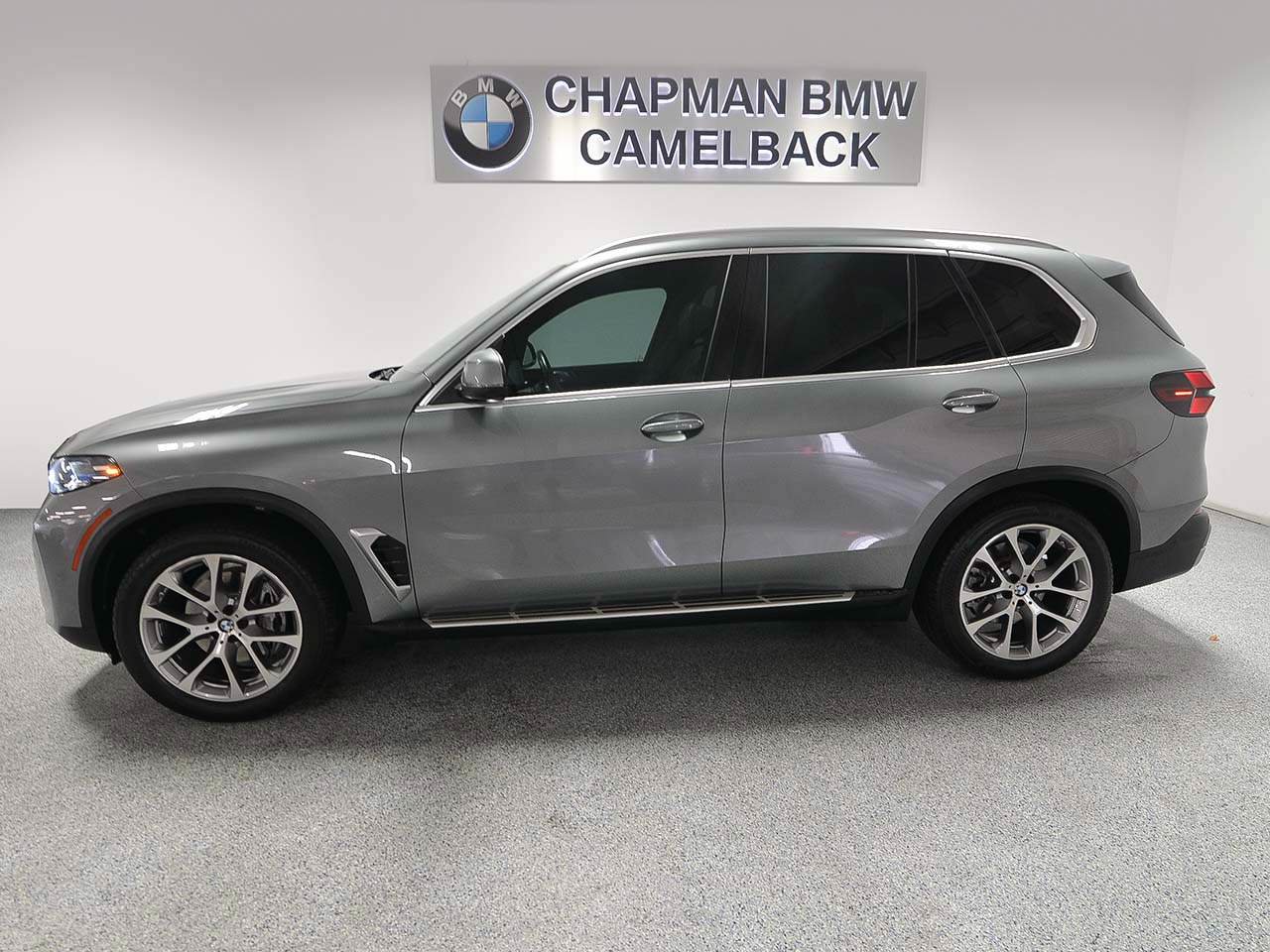 Used 2024 BMW X5 sDrive40i w/ Premium Package RWD image 3