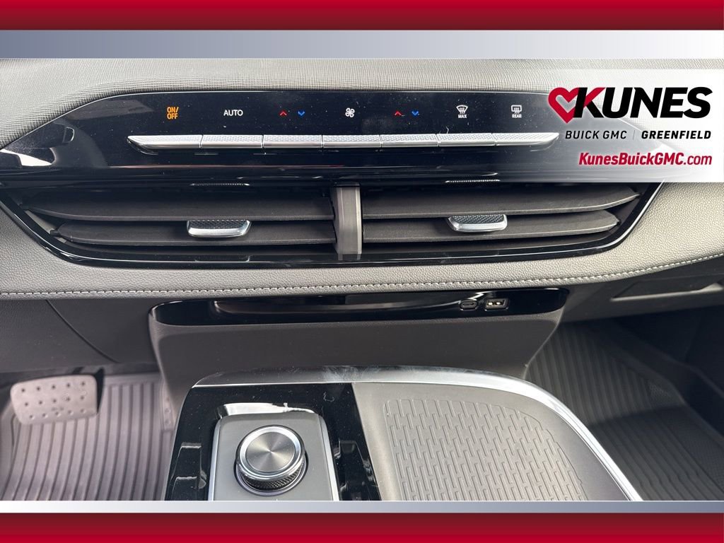 New 2026 Buick Enclave Sport Touring w/ LPO, Floor Liner Package image 30