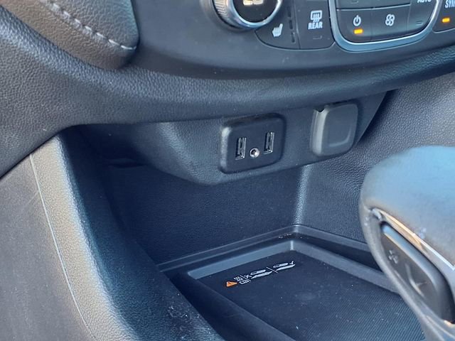 Used 2023 Chevrolet Traverse LT image 14
