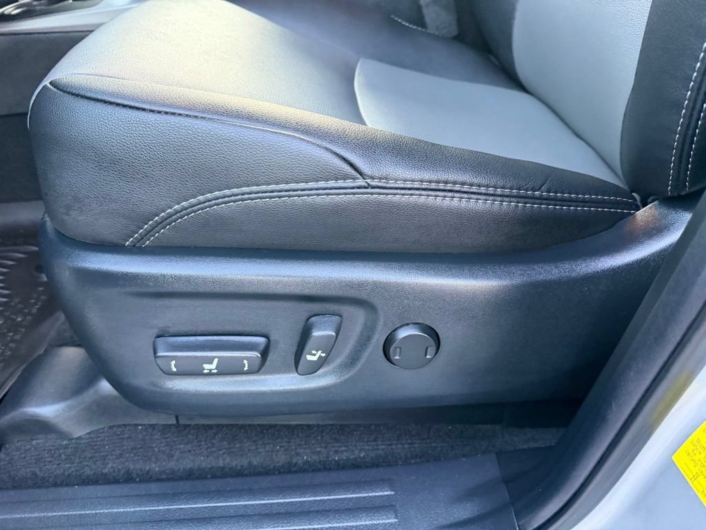 Used 2021 Toyota 4Runner SR5 Premium w/ Moonroof Package AWD/4WD image 23