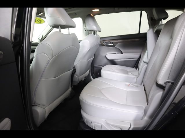 Used 2022 Toyota Highlander Platinum AWD/4WD image 15