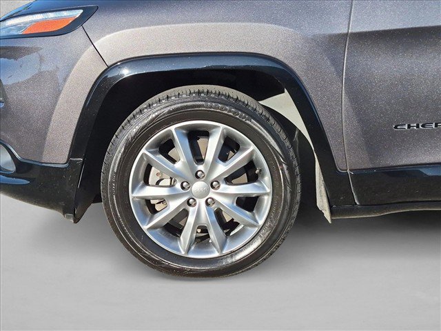 Used 2018 Jeep Cherokee Latitude FWD image 25