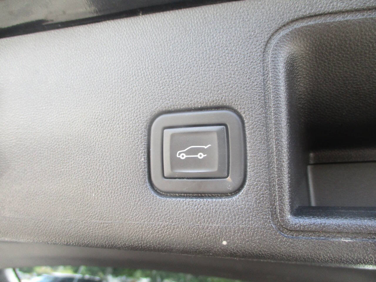 Used 2020 GMC Terrain SLT w/ Preferred Package image 14