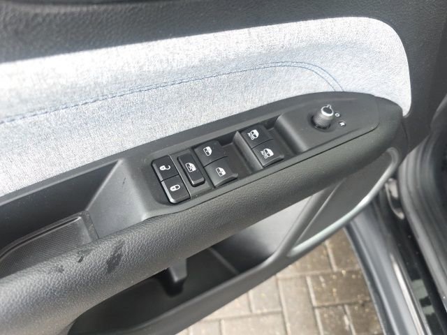 Used 2023 Jeep Compass Latitude image 20