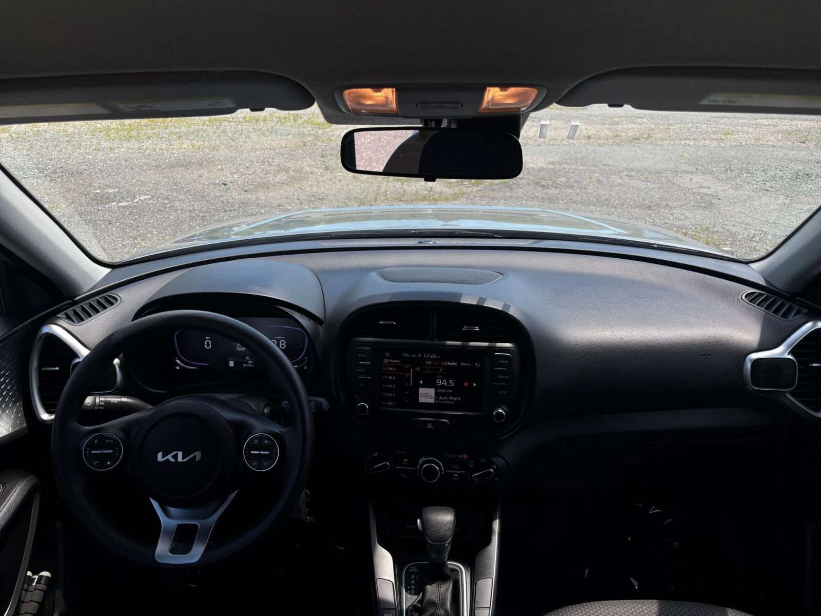 Used 2025 Kia Soul LX w/ LX Technology Package FWD image 23