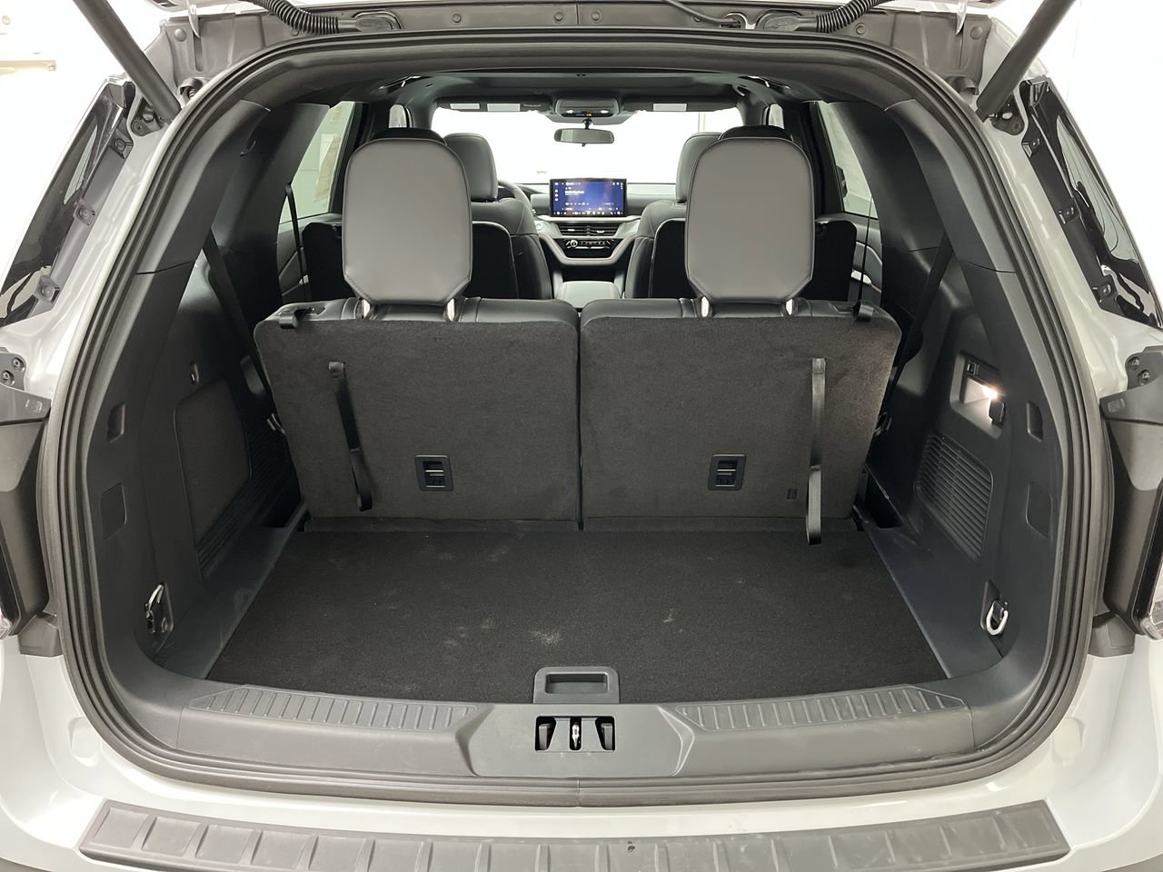 New 2026 Ford Explorer ST-Line AWD/4WD image 32
