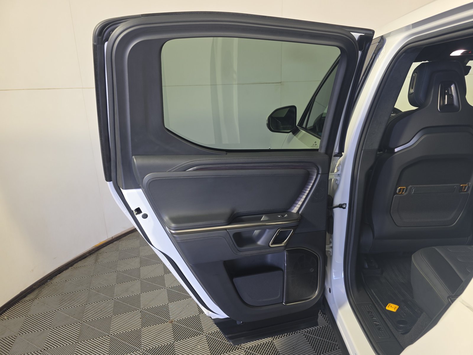Used 2023 Rivian R1T Adventure Quad AWD/4WD image 17