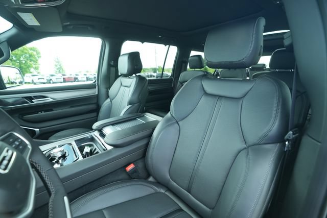 New 2026 Jeep Grand Wagoneer L Limited AWD/4WD image 44