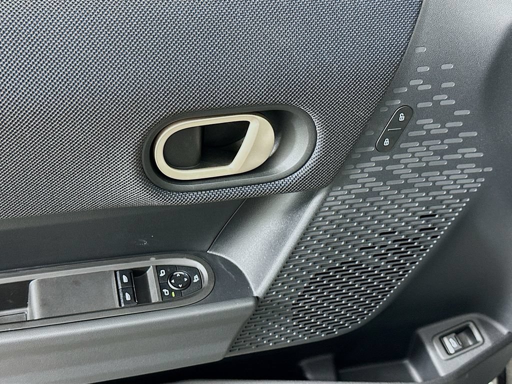 Certified 2025 MINI Cooper 2-Door Hardtop FWD image 19