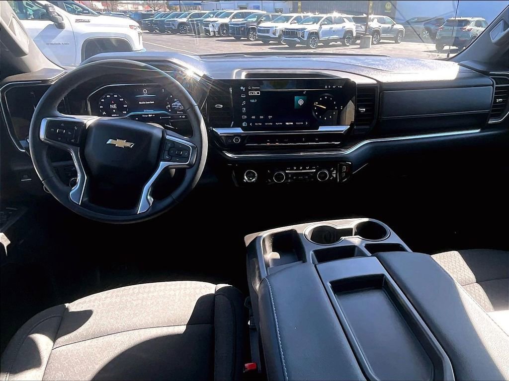 Used 2023 Chevrolet Silverado 1500 LT AWD/4WD image 20