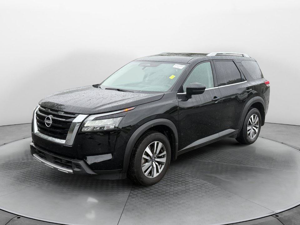Used 2025 Nissan Pathfinder SL w/ Cargo Package FWD image 3