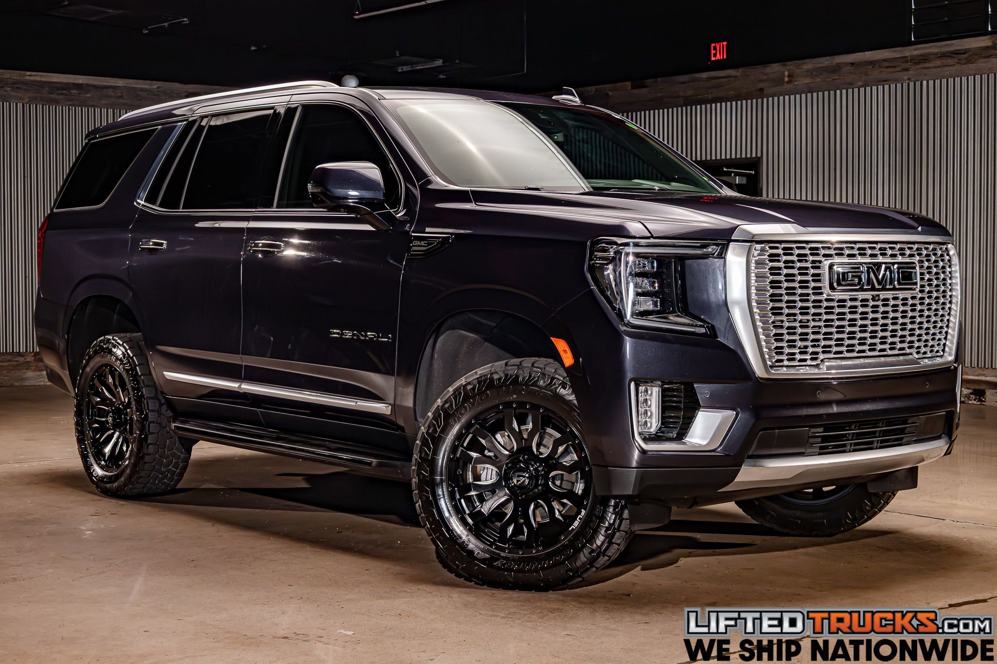 Used 2024 GMC Yukon Denali w/ LPO, Floor Liner Package image 1