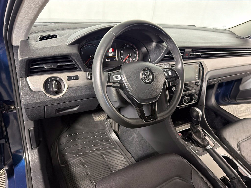 Certified 2022 Volkswagen Passat 2.0T SE FWD image 8
