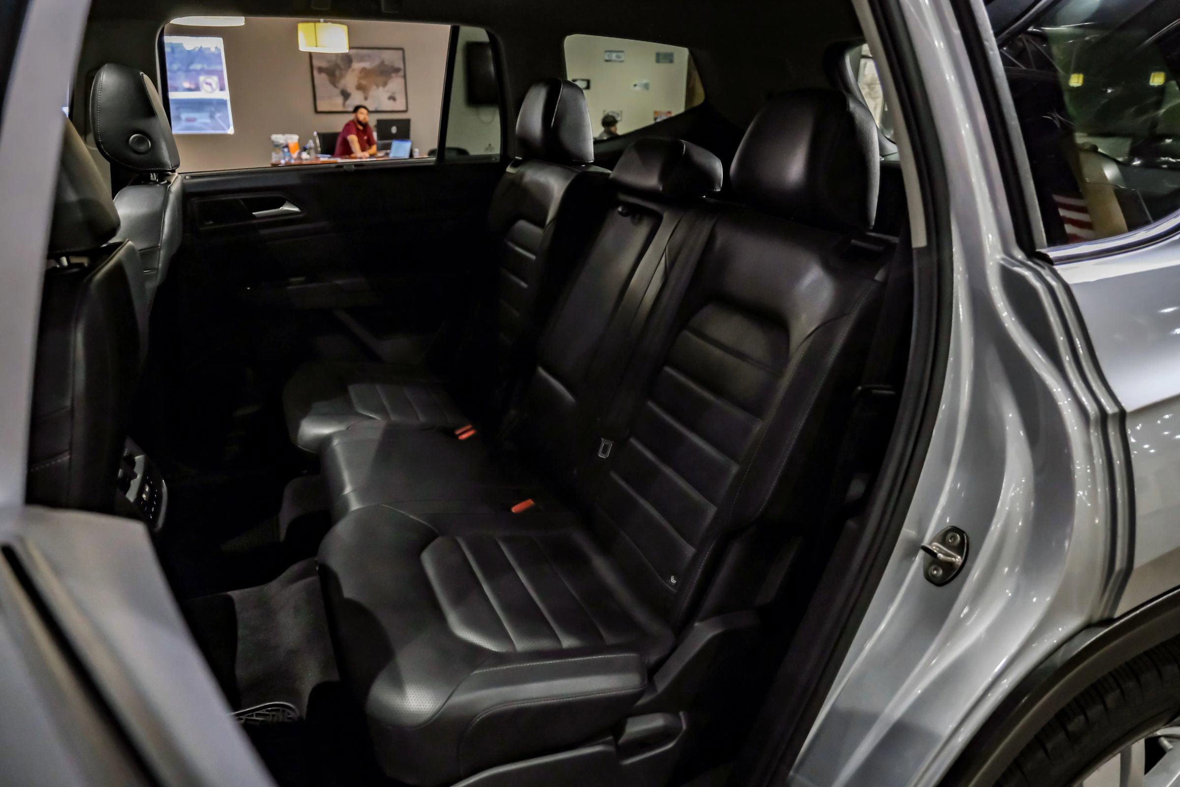 Used 2018 Volkswagen Atlas SEL Premium image 38