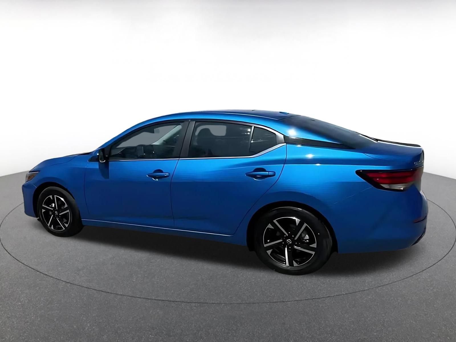 Used 2025 Nissan Sentra SV FWD image 10