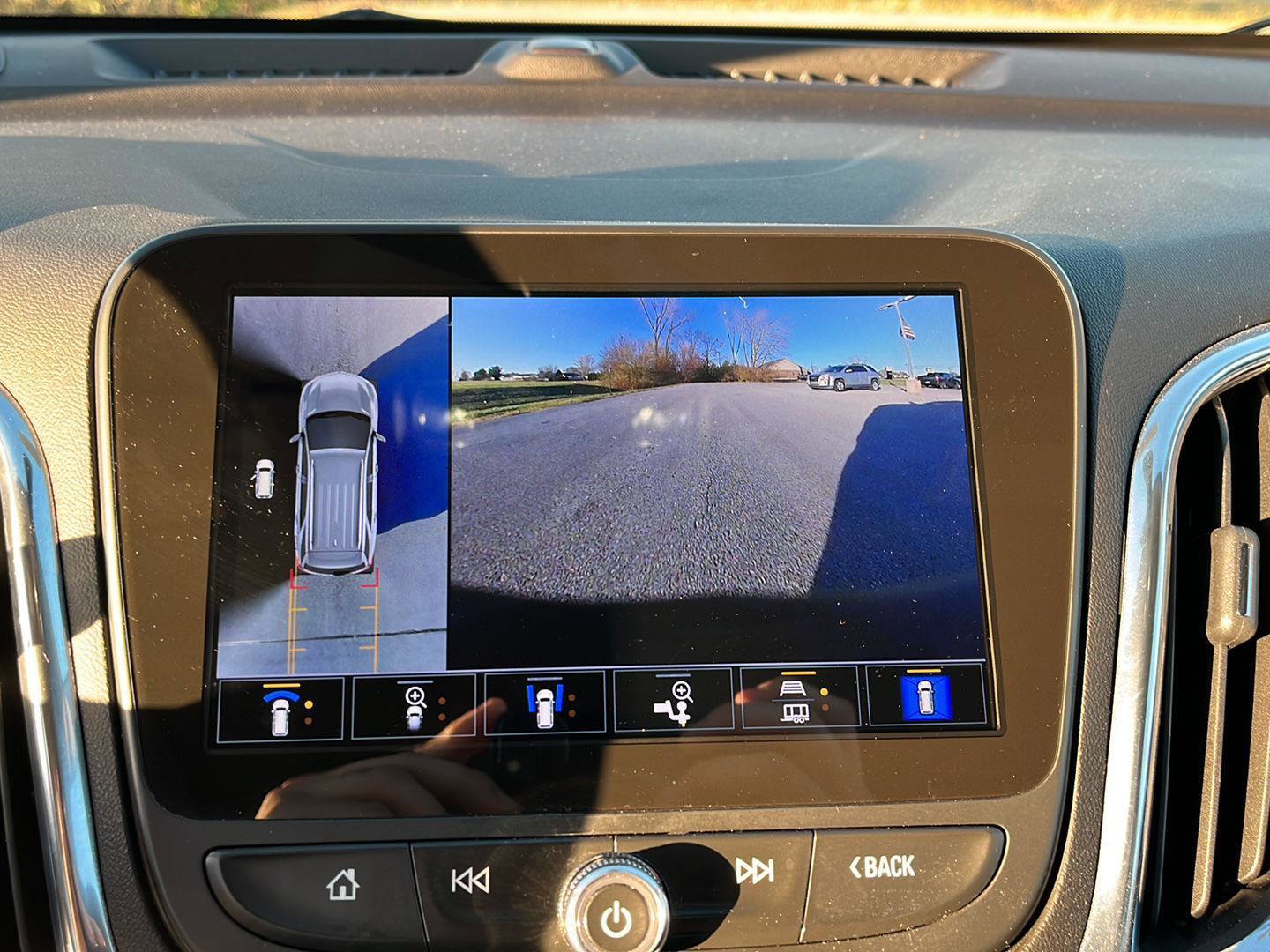 Used 2023 Chevrolet Equinox LT image 21