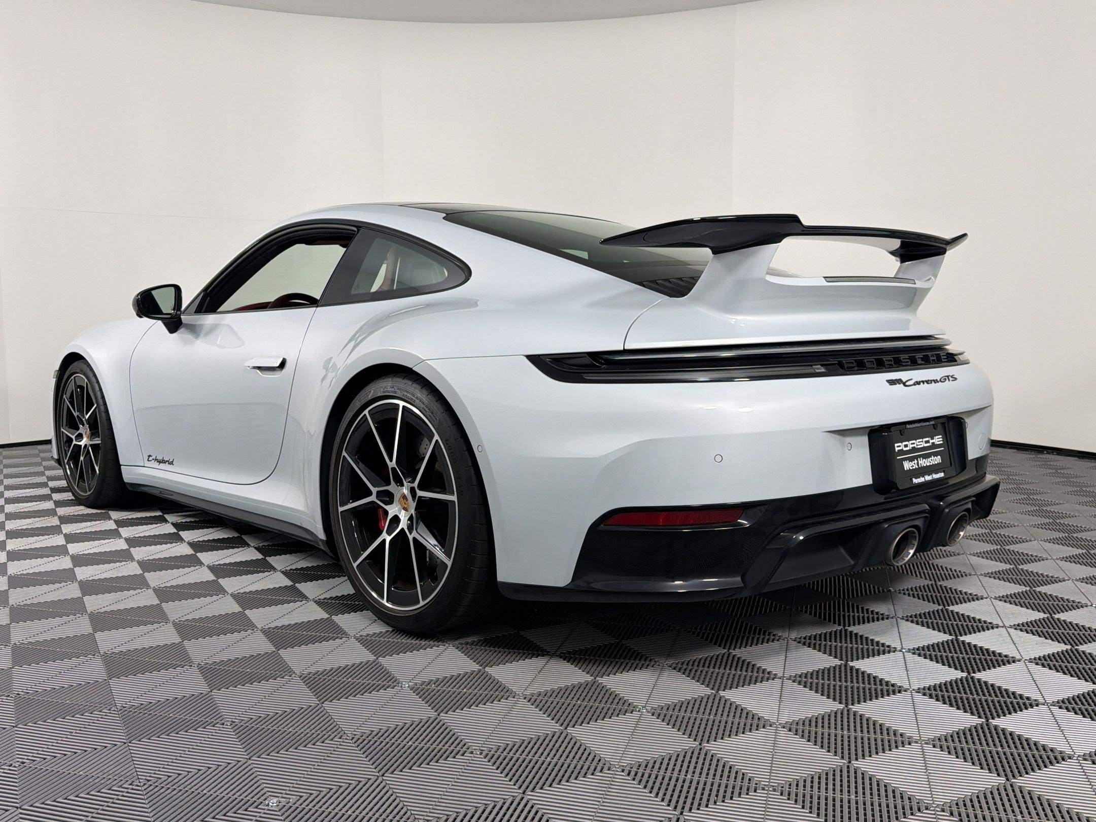 Certified 2026 Porsche 911 Carrera GTS RWD image 3