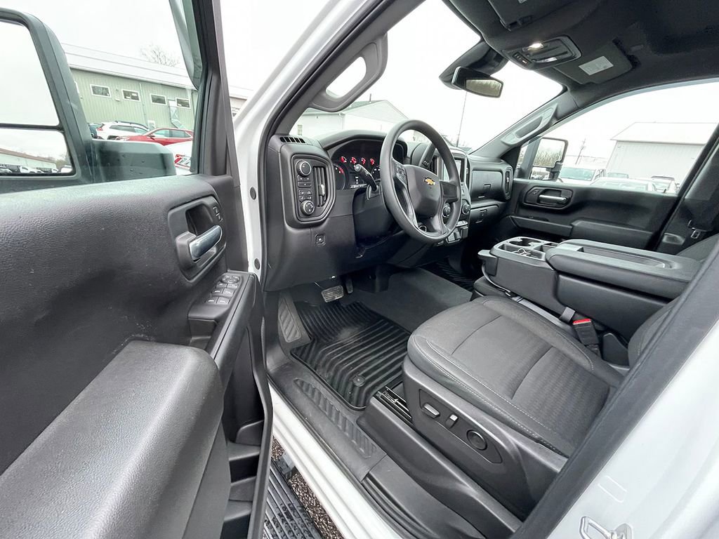 Used 2025 Chevrolet Silverado 2500 Custom w/ Custom Value Package image 19