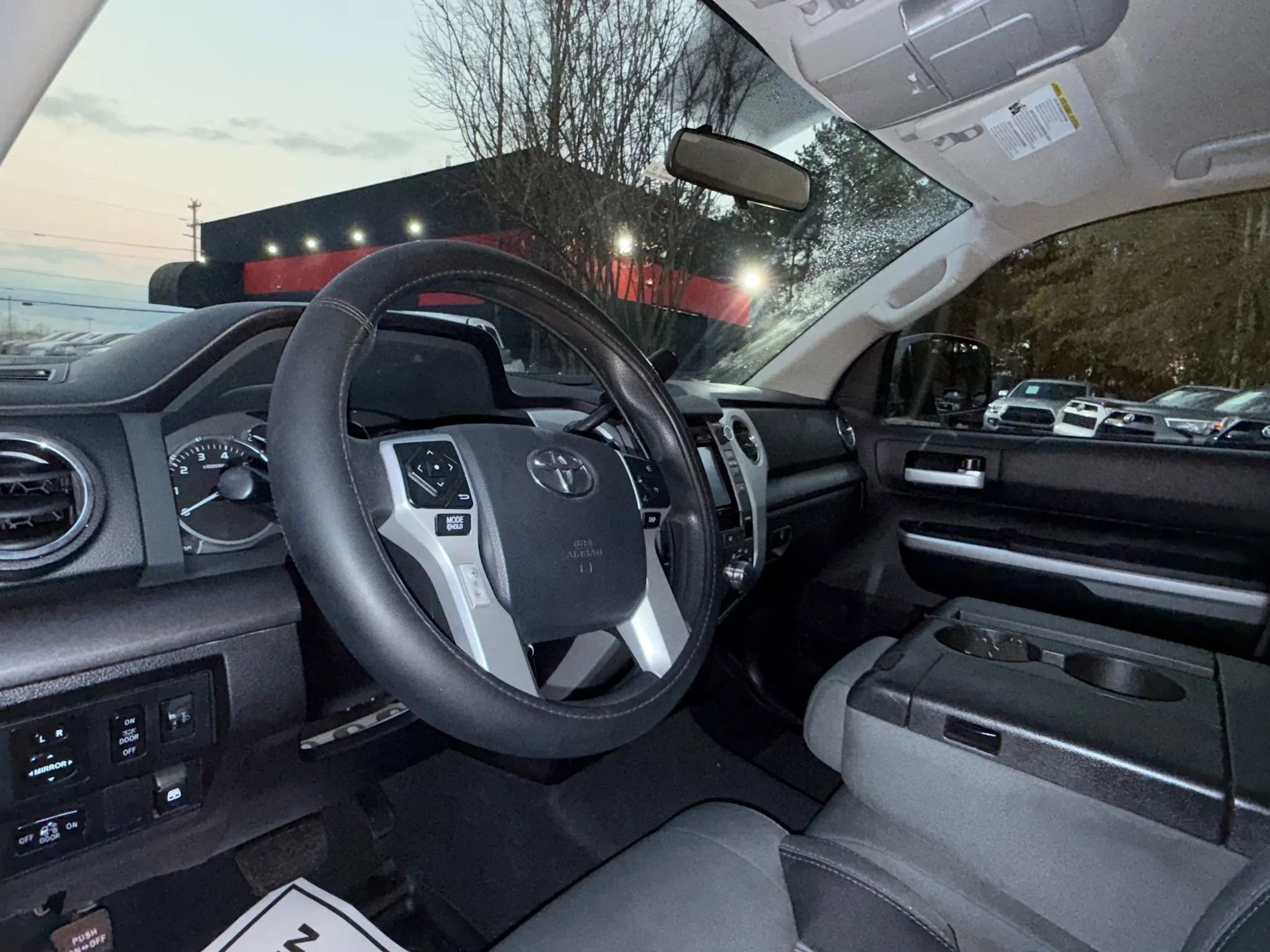Used 2015 Toyota Tundra SR5 image 17