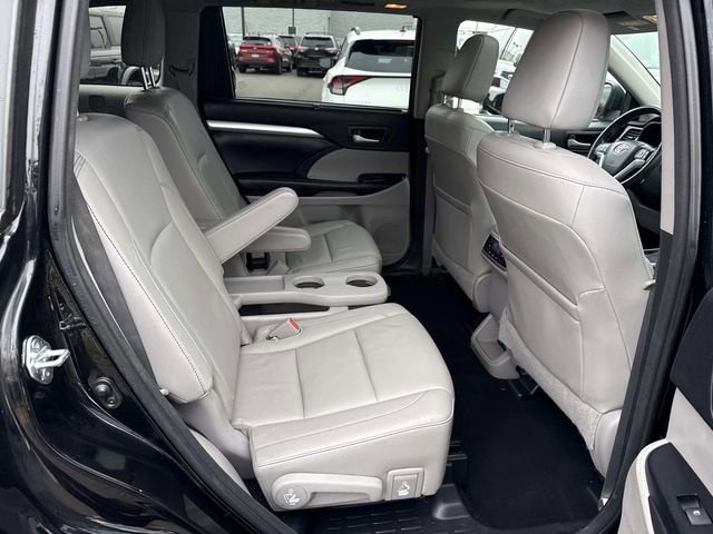 Used 2015 Toyota Highlander XLE image 11