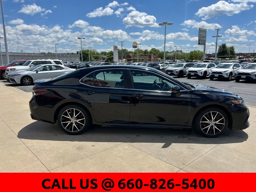 Used 2024 Toyota Camry SE FWD image 4